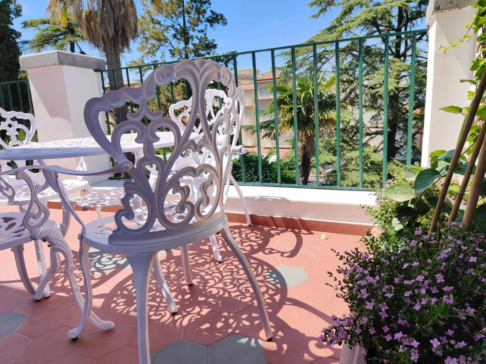 Casa Enzina Hotel Sorrento Exterior photo