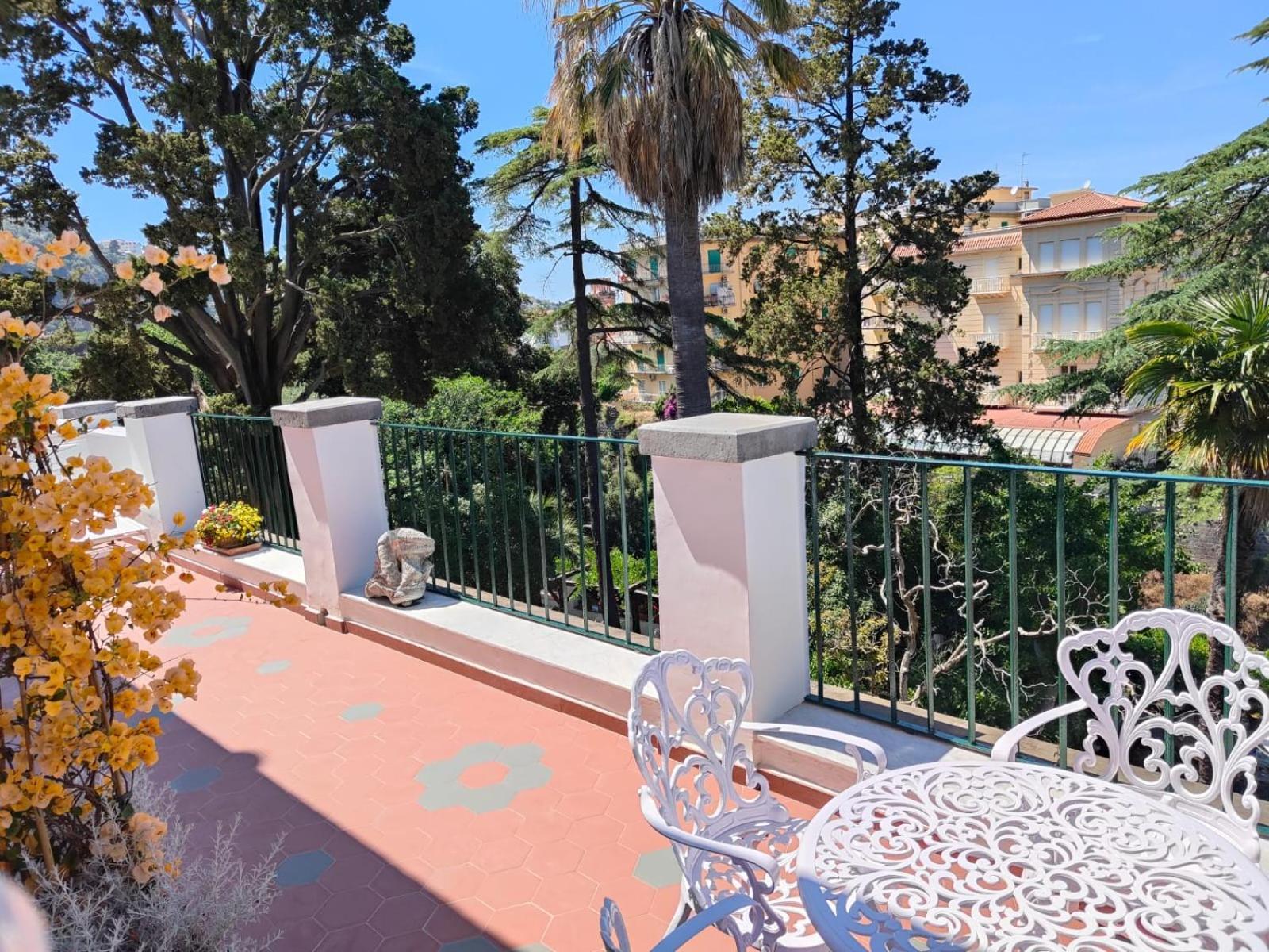 Casa Enzina Hotel Sorrento Exterior photo