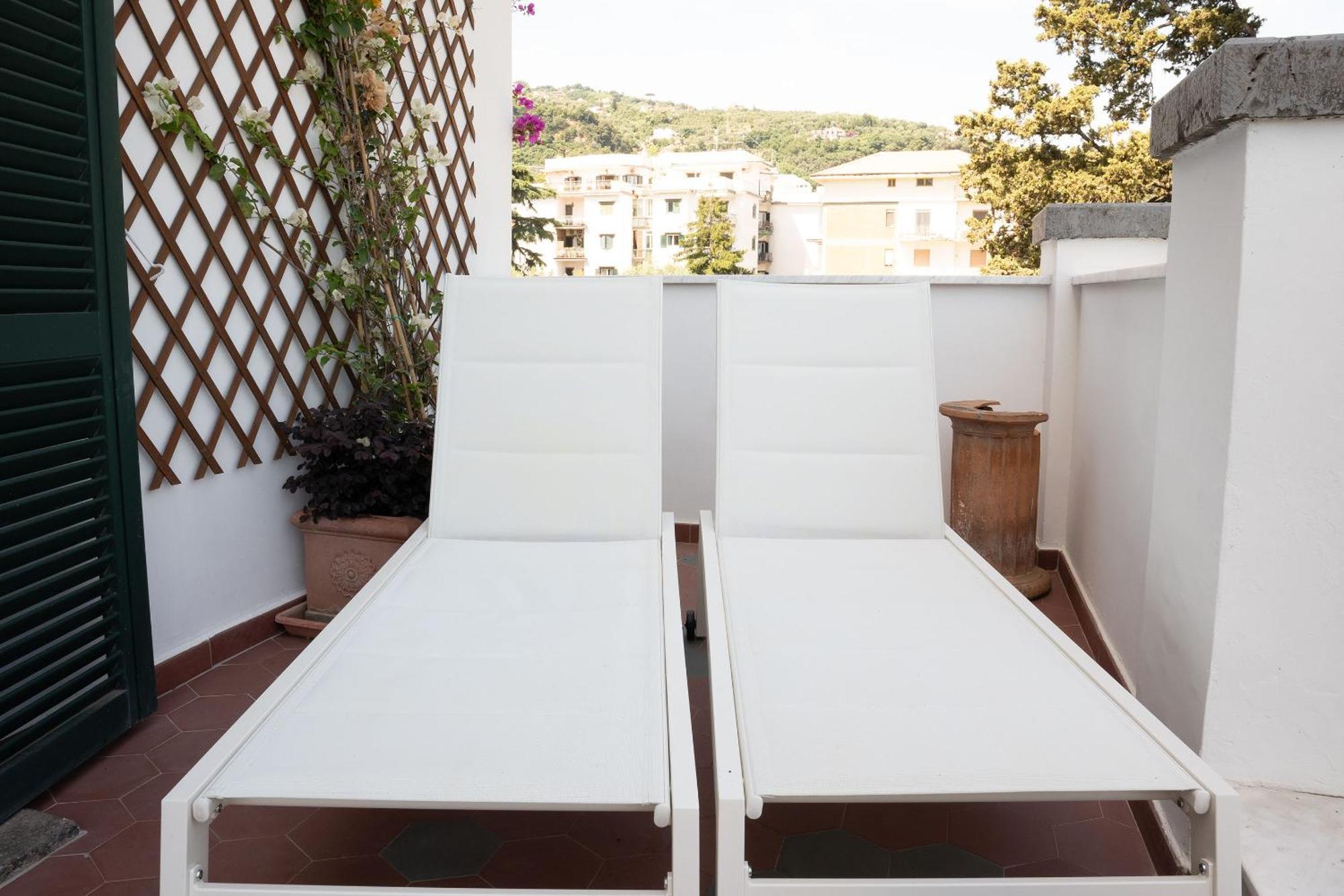 Casa Enzina Hotel Sorrento Exterior photo